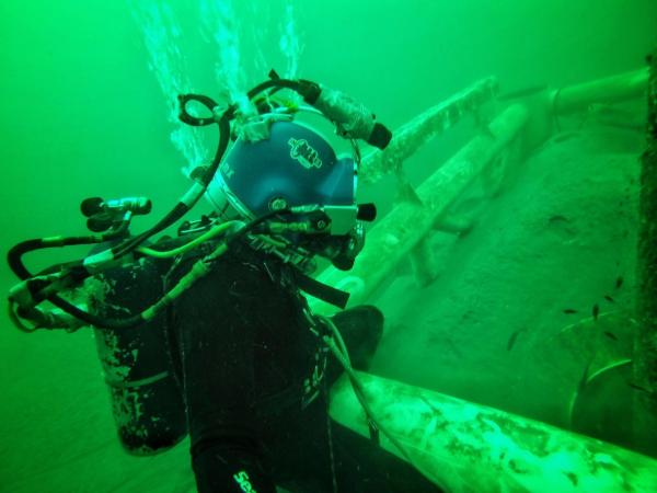 <h2>Industrial Diving Services</h2>