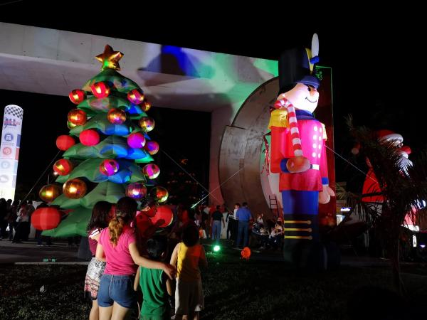 La navidad llegó a AIS