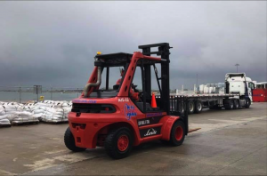 Lift truck 8 Ton.